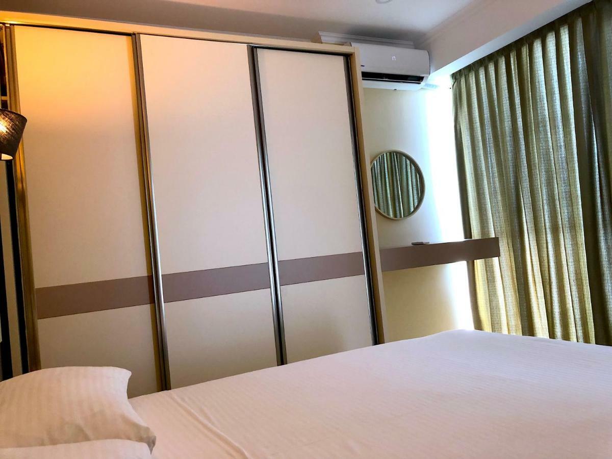 Orbi Beach Tower Aparts Batumi Exterior photo